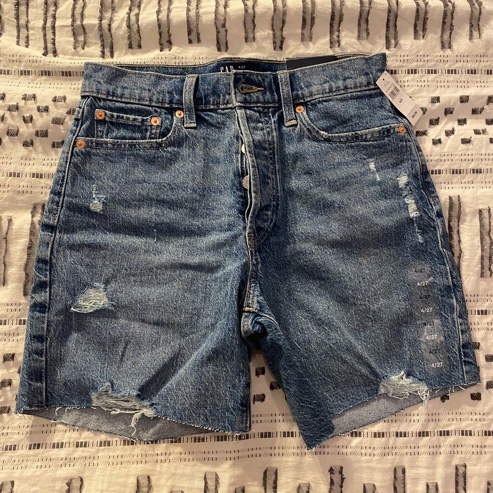 NWT: GAP High Rise Destructed Cheeky Midi (6" inseam) Denim Shorts size 4/27